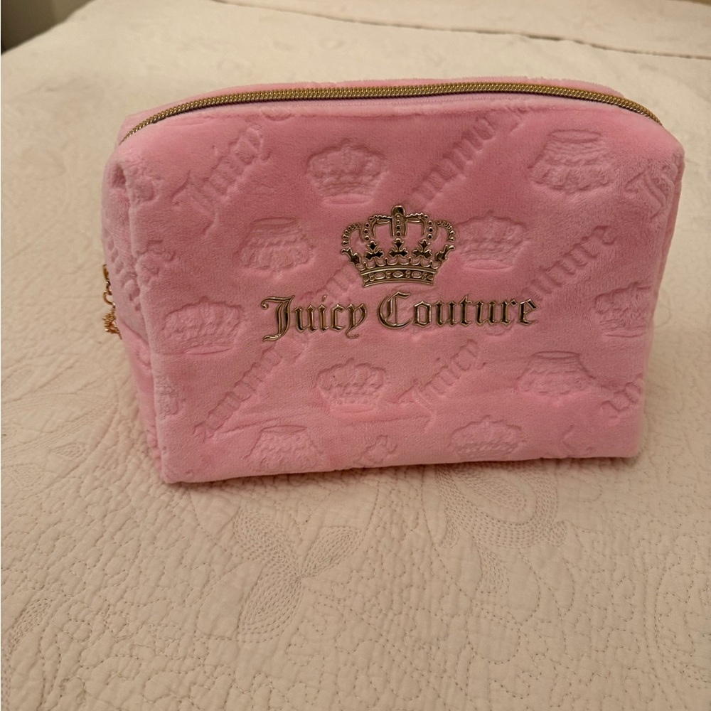 BNWOT Juicy Couture Pink Velvet Logo Cosmetic Bag with Gold Accents